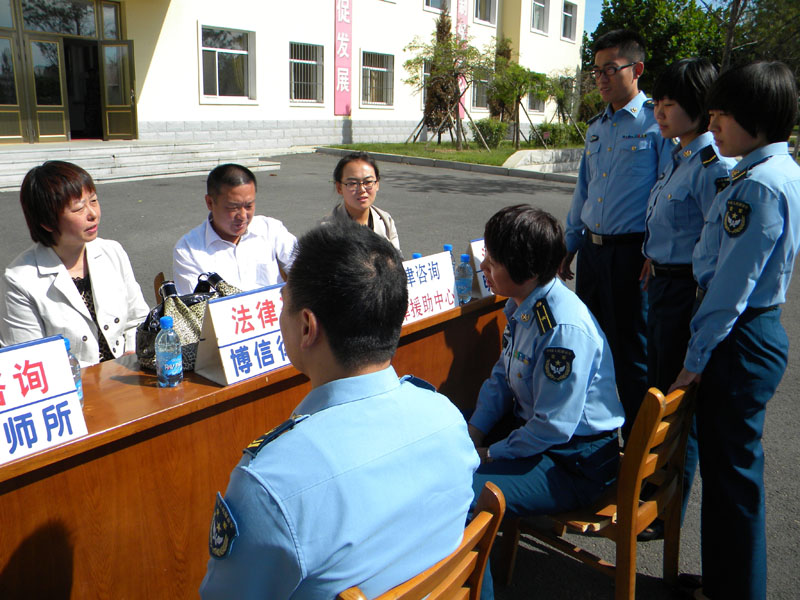 送法進(jìn)軍營活動