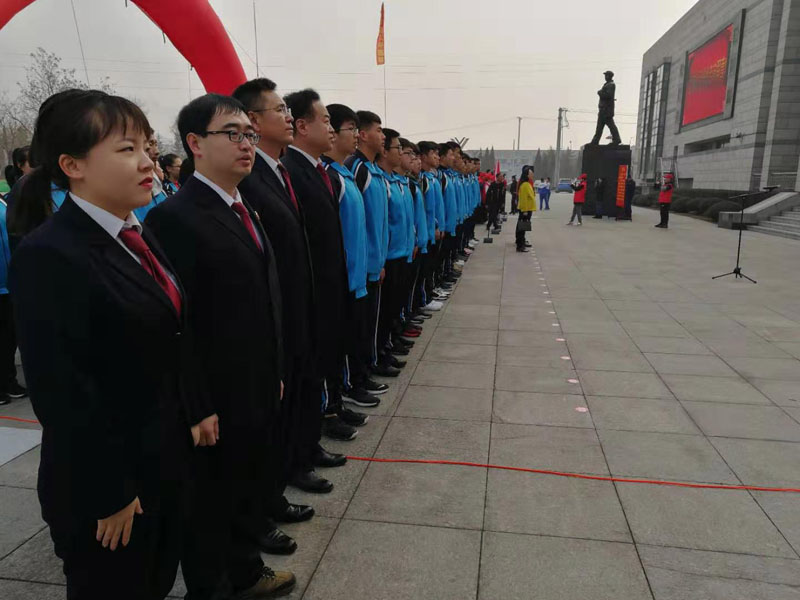 遼陽(yáng)市弓長(zhǎng)嶺區(qū)人民檢察院干警參加學(xué)雷鋒活動(dòng)