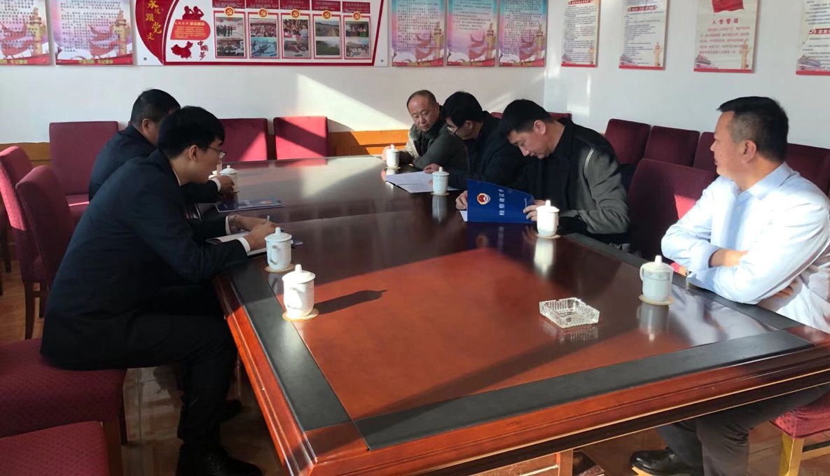 檢察干警送達檢察建議書