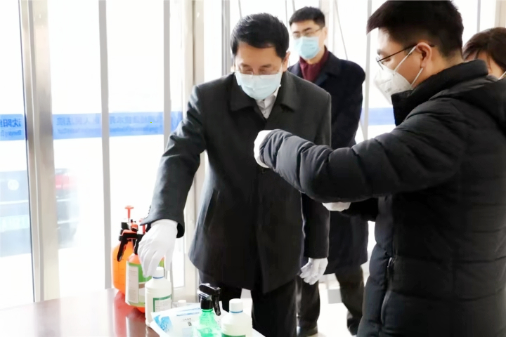 段文龍實地察看基層法院工作區(qū)域疫情防控情況