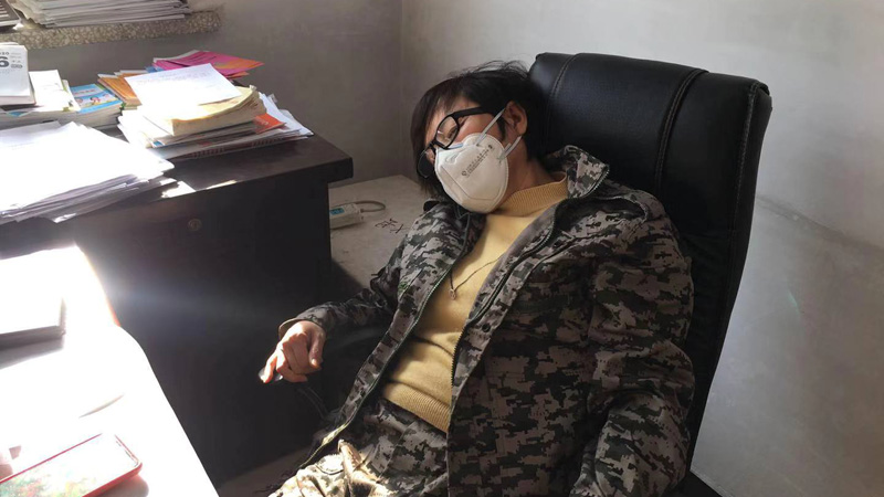 徐淑云完成任務后在辦公室休息