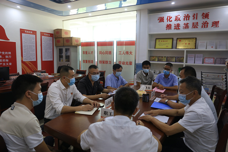 瑞金市“三師一室”在進(jìn)行勞資糾紛調(diào)解