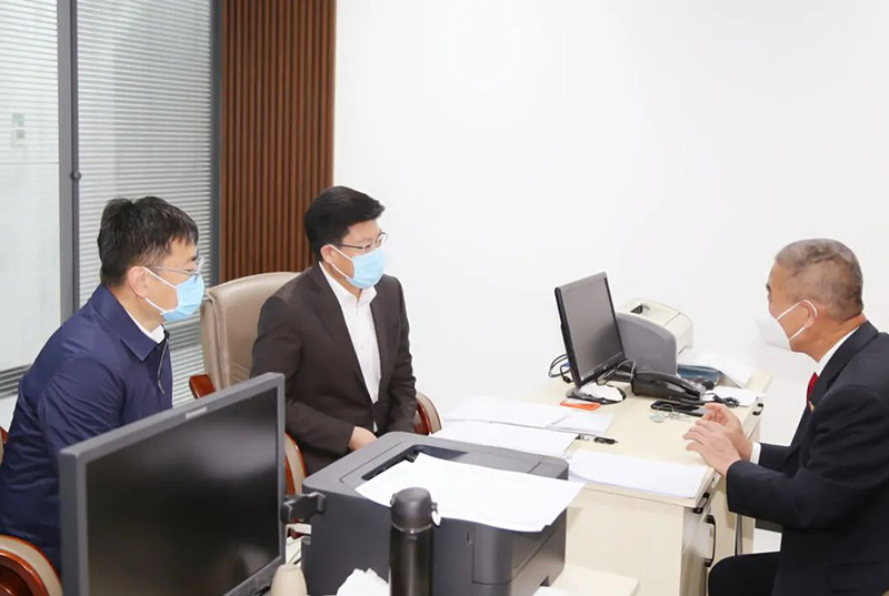 沈陽中院黨組書記、院長任延忠（中）深入于洪區(qū)法院調(diào)研指導(dǎo)