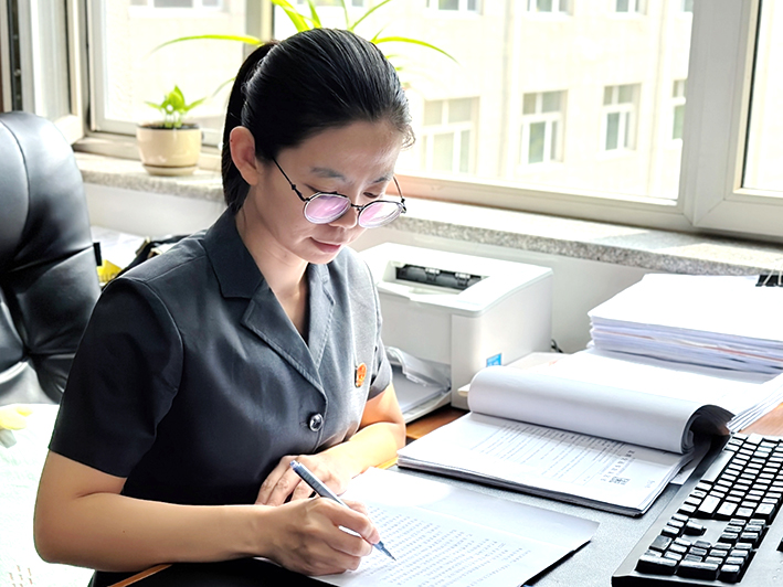 喀左縣人民法院民事審判庭庭長(zhǎng)、三級(jí)法官 張可