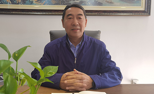 右1遼寧省電梯行業(yè)協(xié)會(huì)會(huì)長(zhǎng)王培強(qiáng)