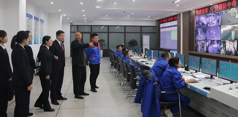 檢察官在熱力公司了解運(yùn)營(yíng)情況