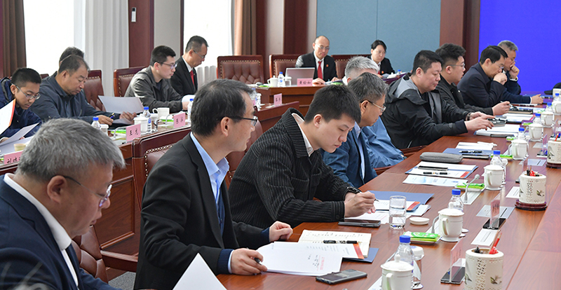 座談會(huì)上，企業(yè)家代表踴躍發(fā)言