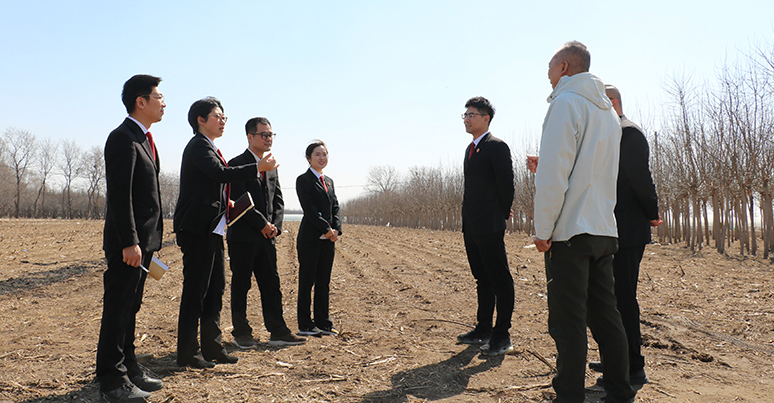 經開區(qū)法院大潘法庭干警深入田間地頭走訪調研