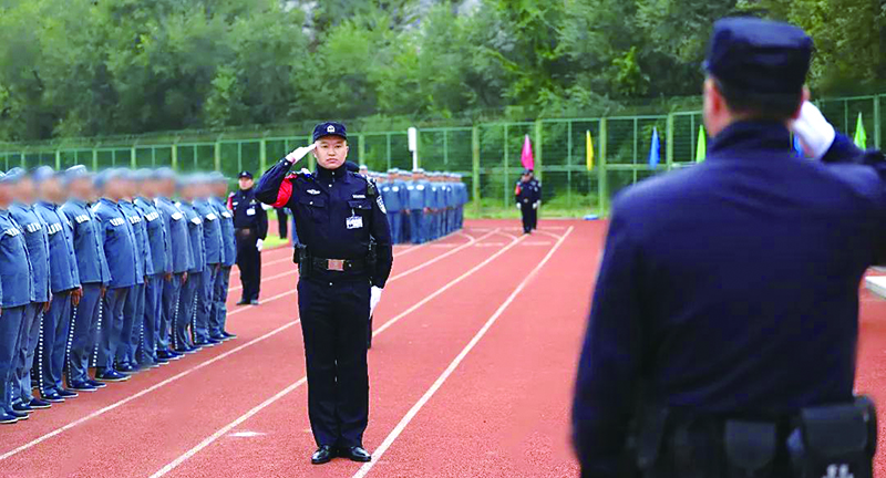 二題圖，競賽現(xiàn)場。