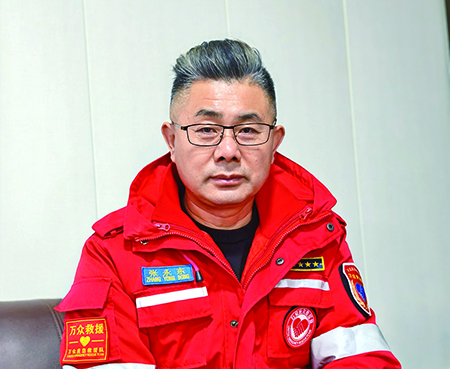 張永東  大連市西崗區(qū)萬眾應(yīng)急救援中心隊(duì)長(zhǎng)2